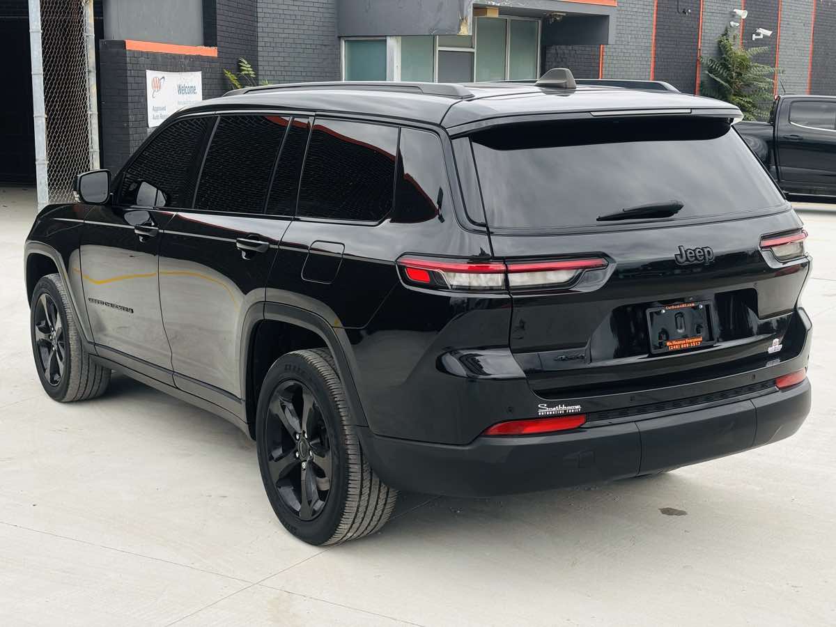 Photo 14 of this Jeep Grand Cherokee L