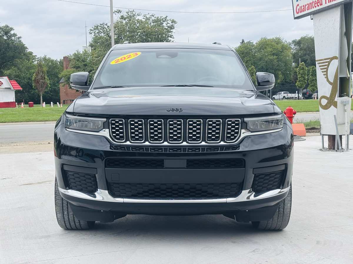 Photo 19 of this Jeep Grand Cherokee L