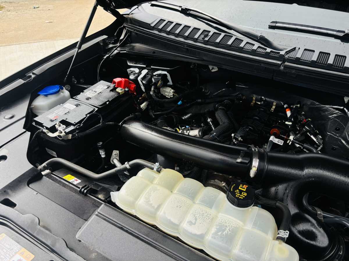 Photo 23 of this Lincoln Navigator