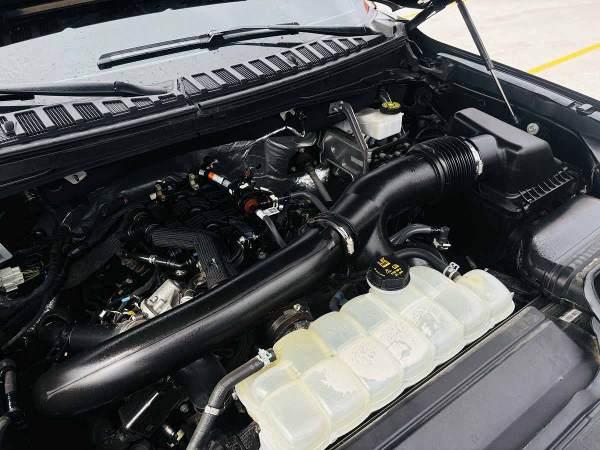 Photo 24 of this Lincoln Navigator