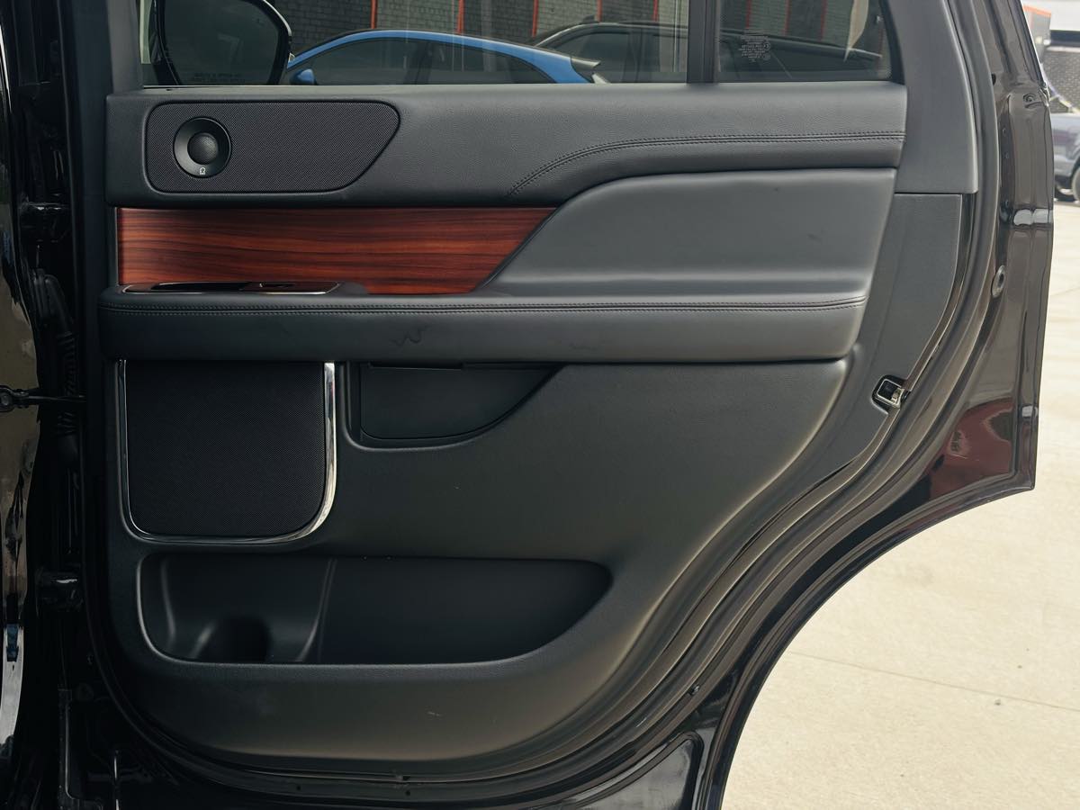Photo 43 of this Lincoln Navigator