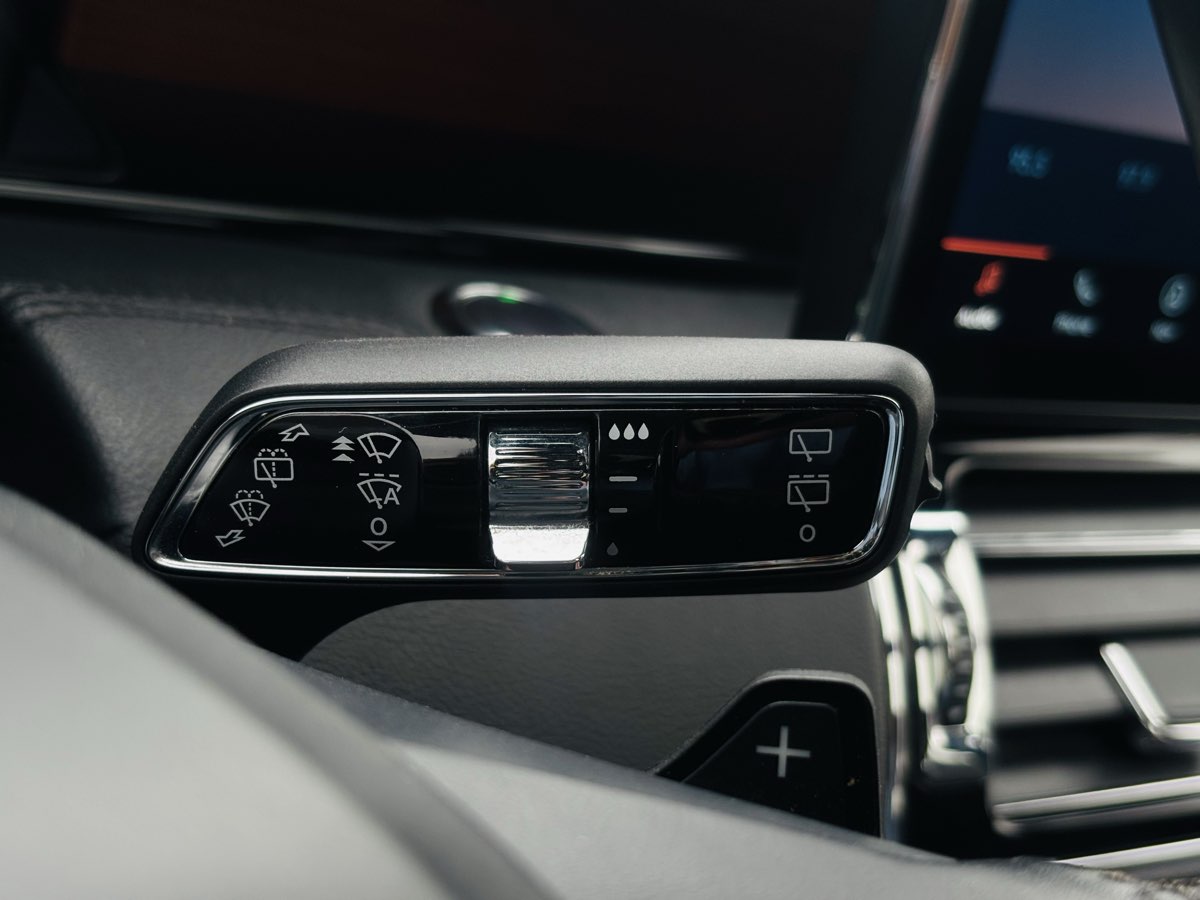 Photo 59 of this Lincoln Navigator