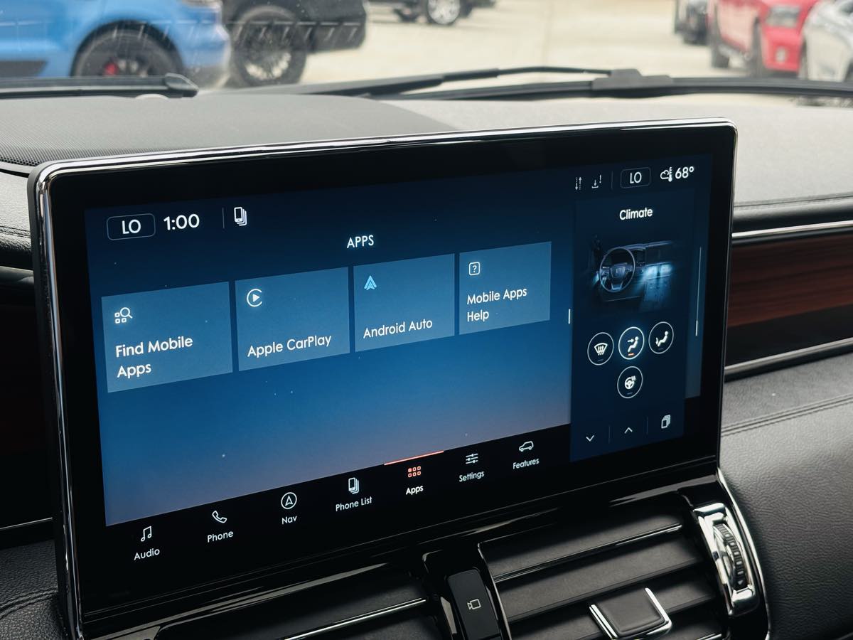 Photo 69 of this Lincoln Navigator