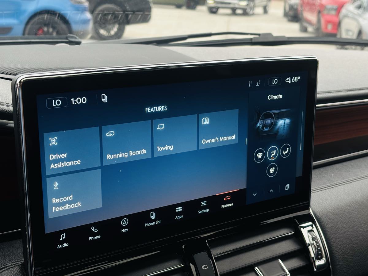 Photo 72 of this Lincoln Navigator