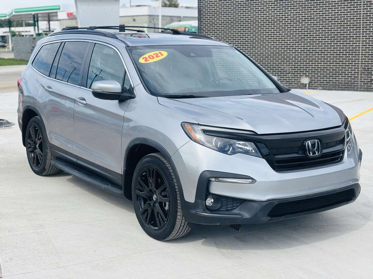 Photo 2 of this Honda Pilot