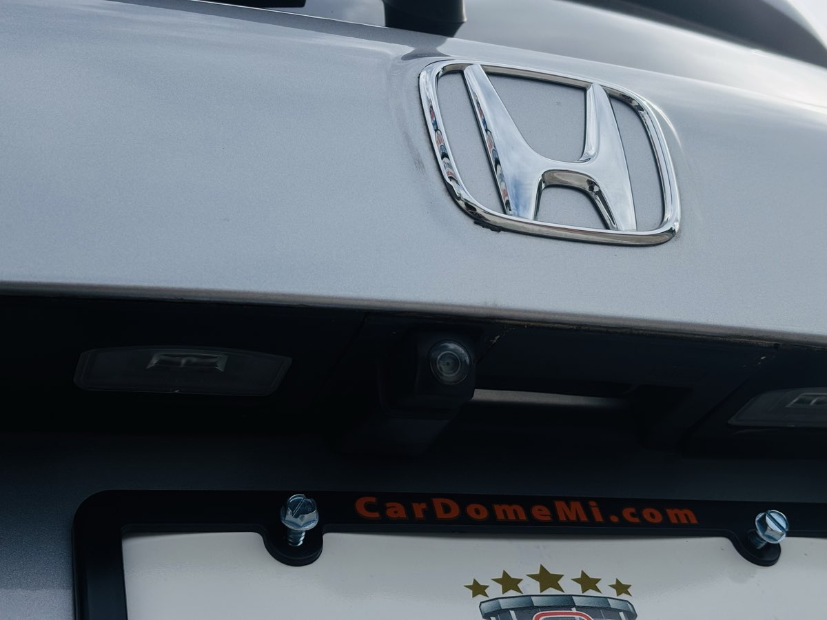 Photo 10 of this Honda Pilot