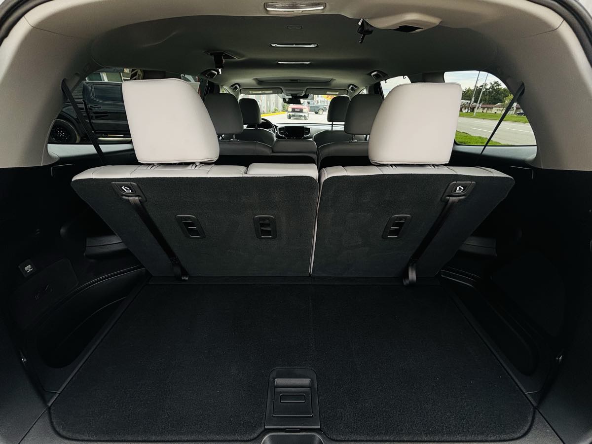 Photo 11 of this Honda Pilot