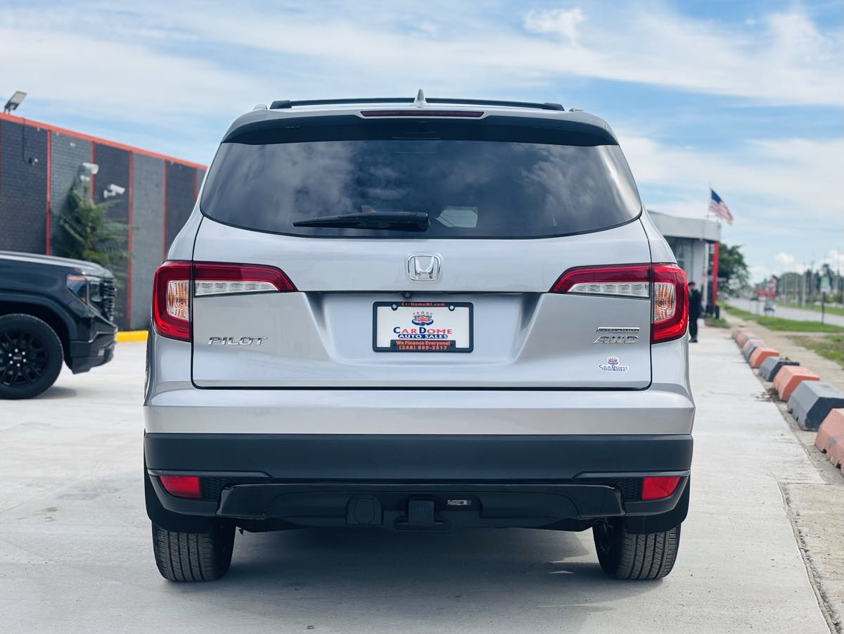 Photo 12 of this Honda Pilot