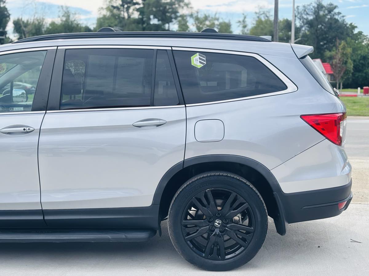 Photo 15 of this Honda Pilot
