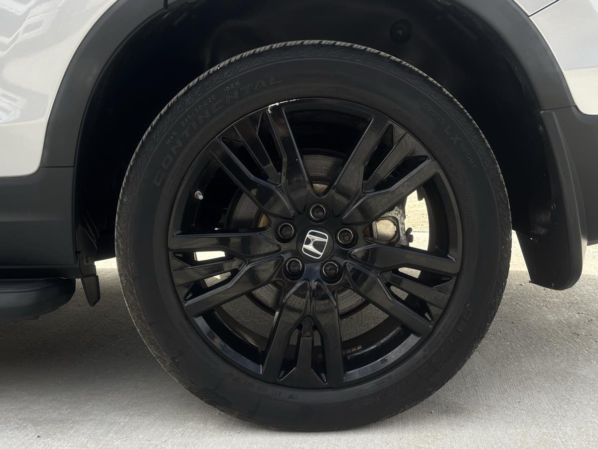 Photo 27 of this Honda Pilot