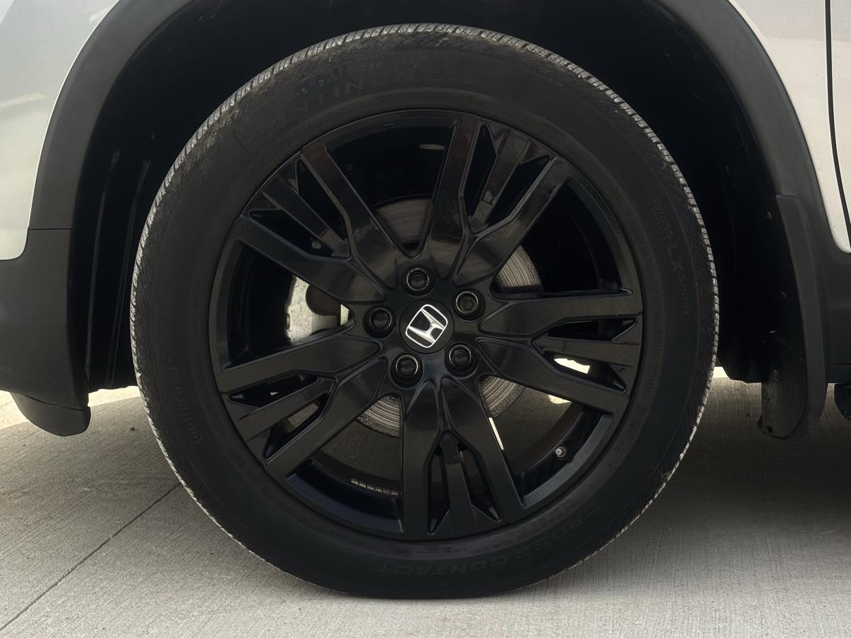 Photo 28 of this Honda Pilot