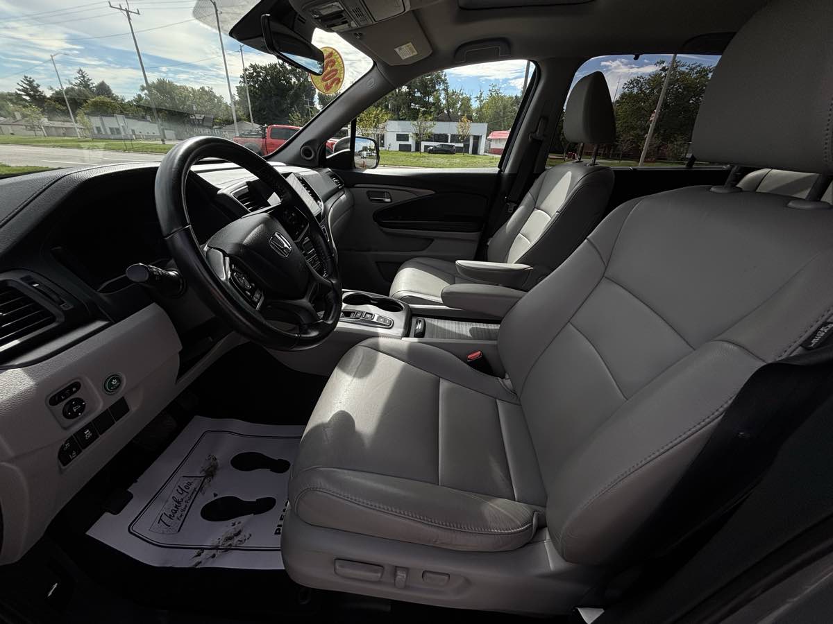 Photo 30 of this Honda Pilot