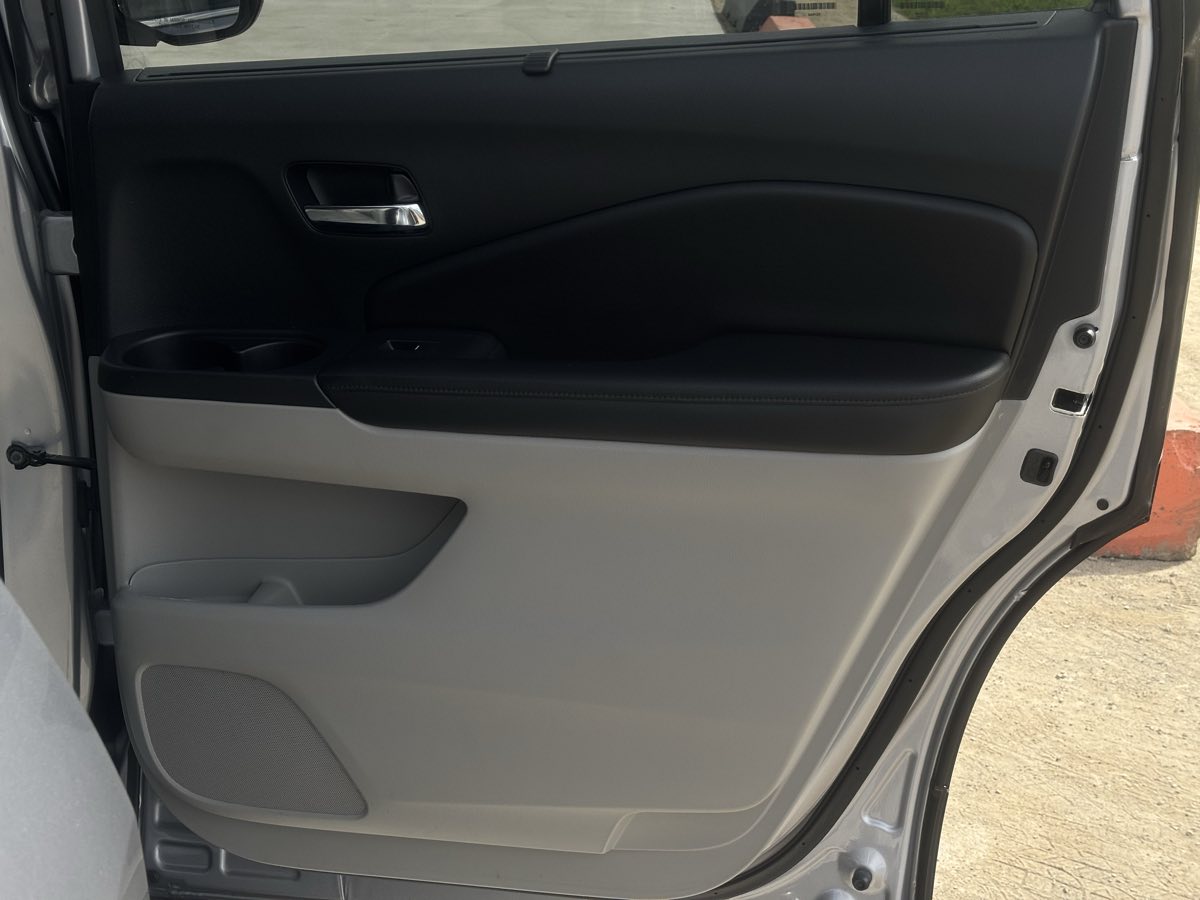 Photo 41 of this Honda Pilot