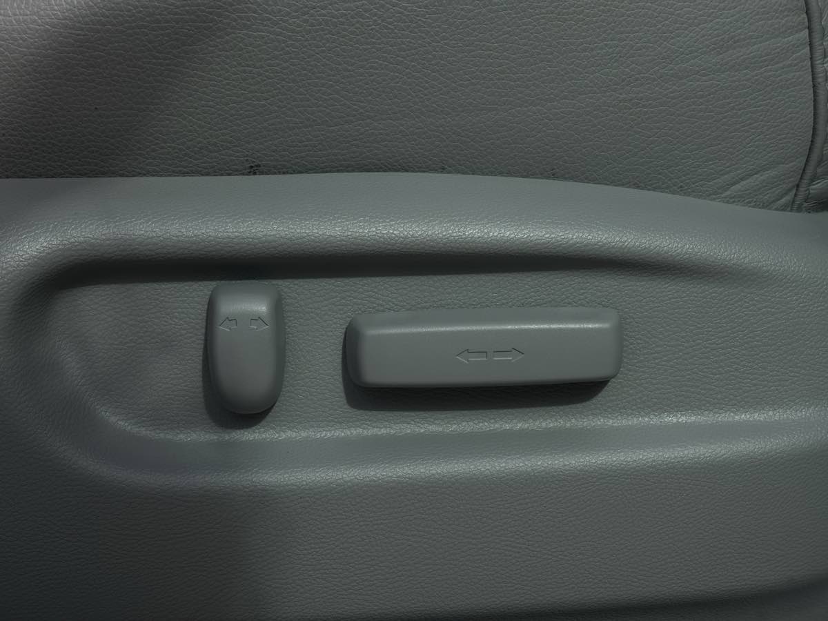 Photo 43 of this Honda Pilot