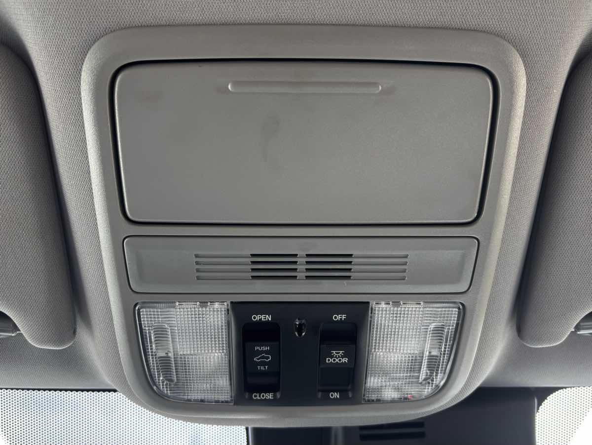 Photo 49 of this Honda Pilot