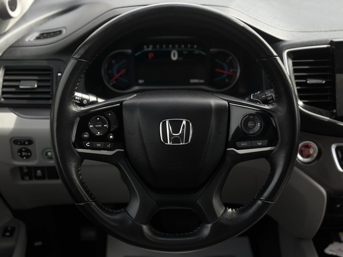 Photo 50 of this Honda Pilot