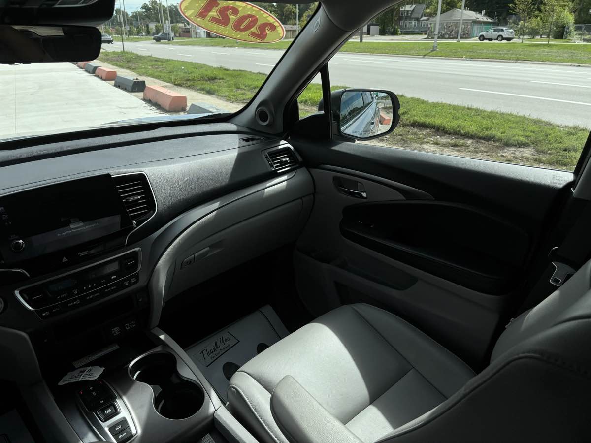 Photo 47 of this Honda Pilot