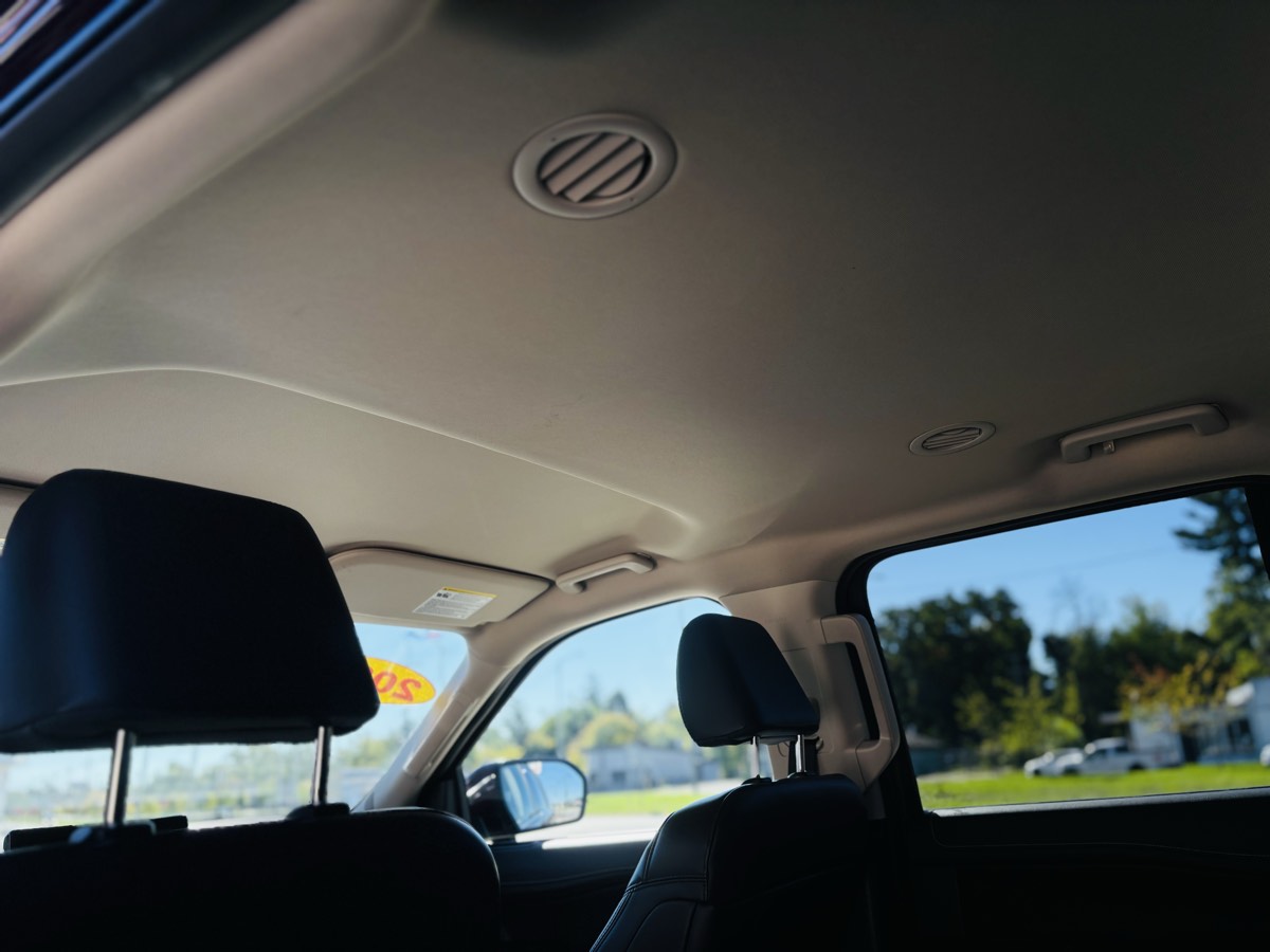 Photo 37 of this Ford Expedition