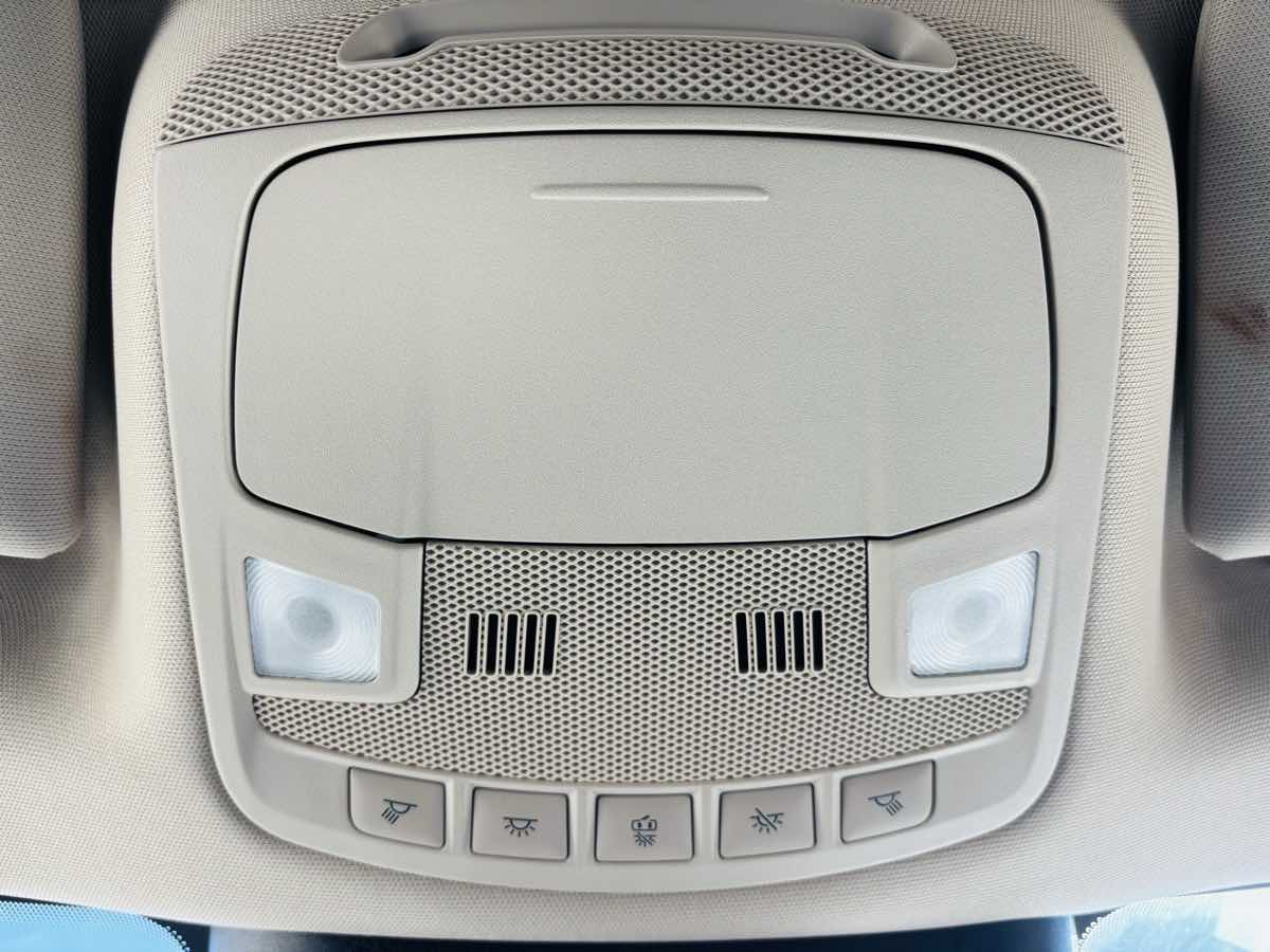 Photo 51 of this Ford Expedition