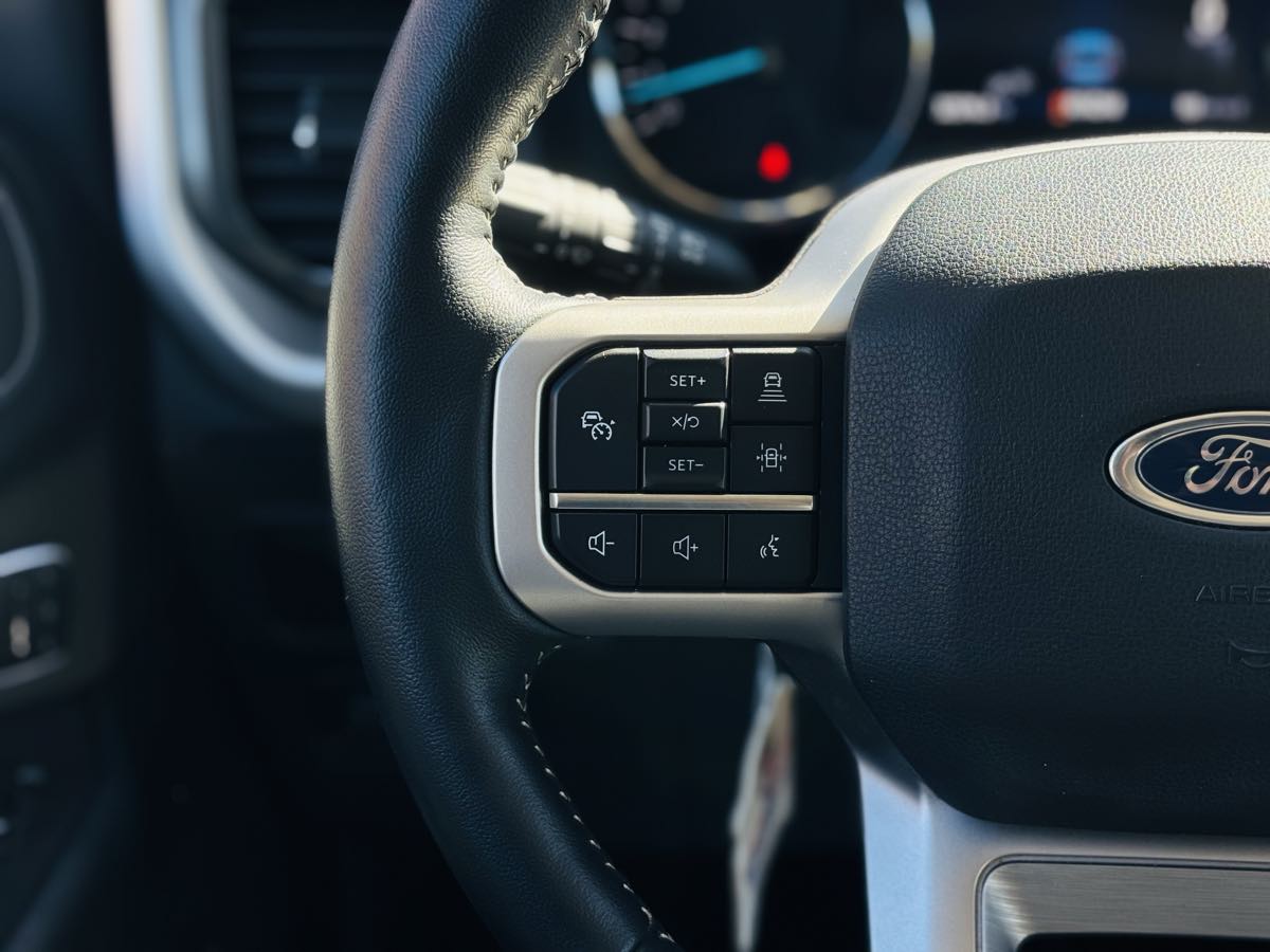 Photo 54 of this Ford Expedition