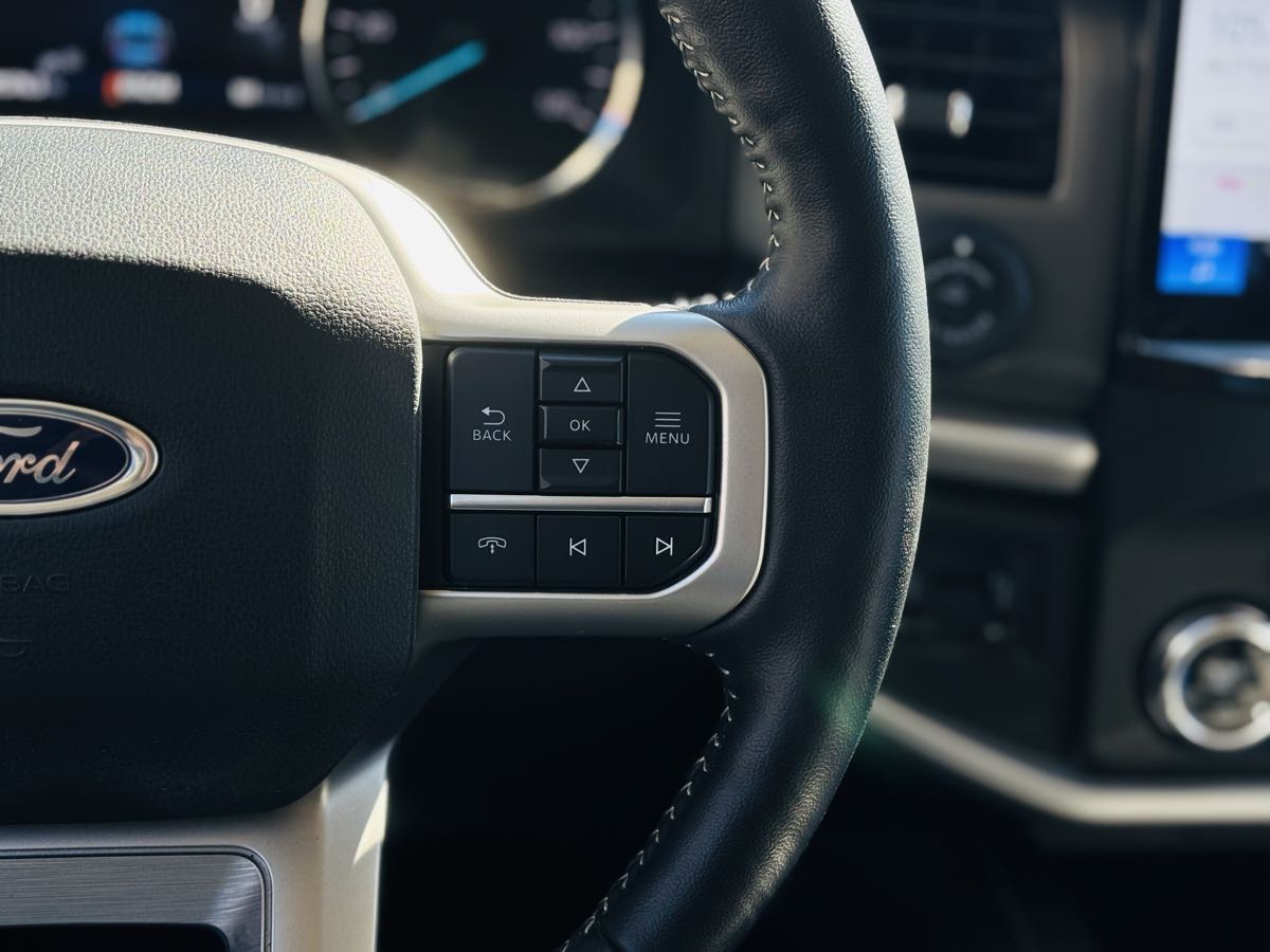 Photo 55 of this Ford Expedition