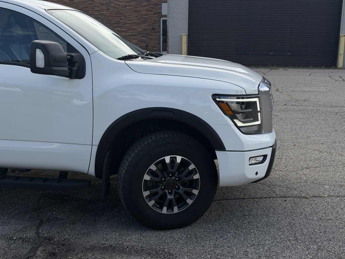 Photo 3 of this Nissan Titan