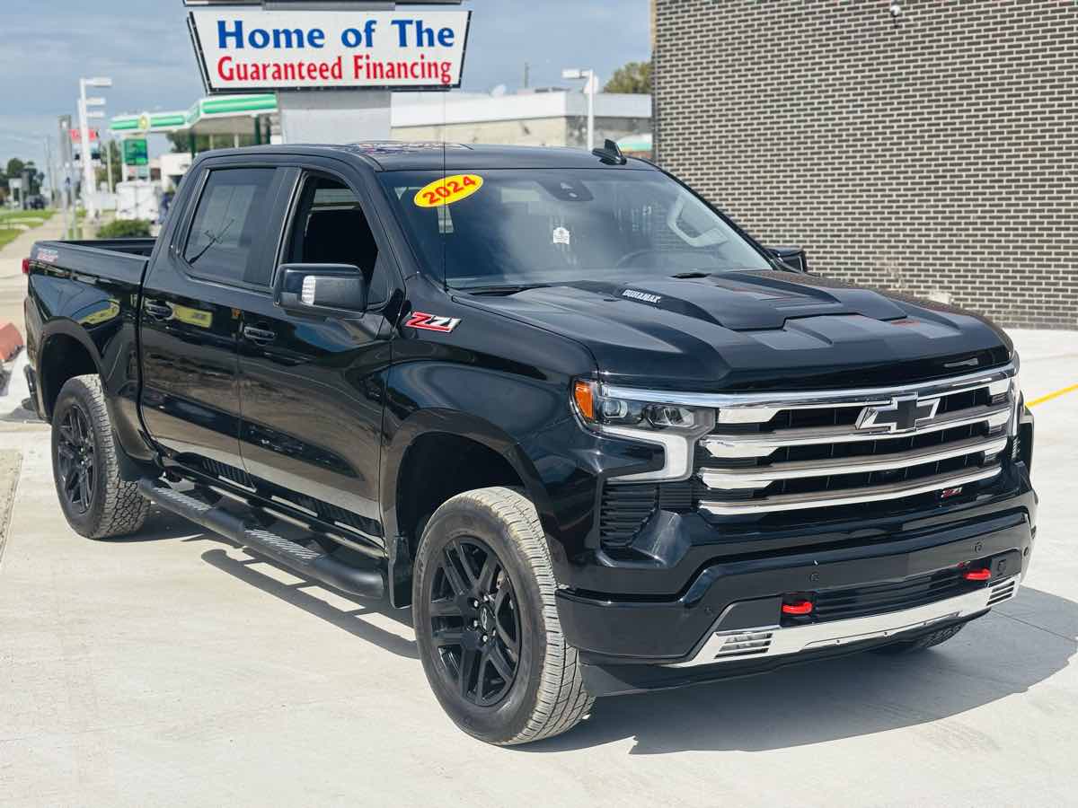 Photo 2 of this Chevrolet Silverado 1500
