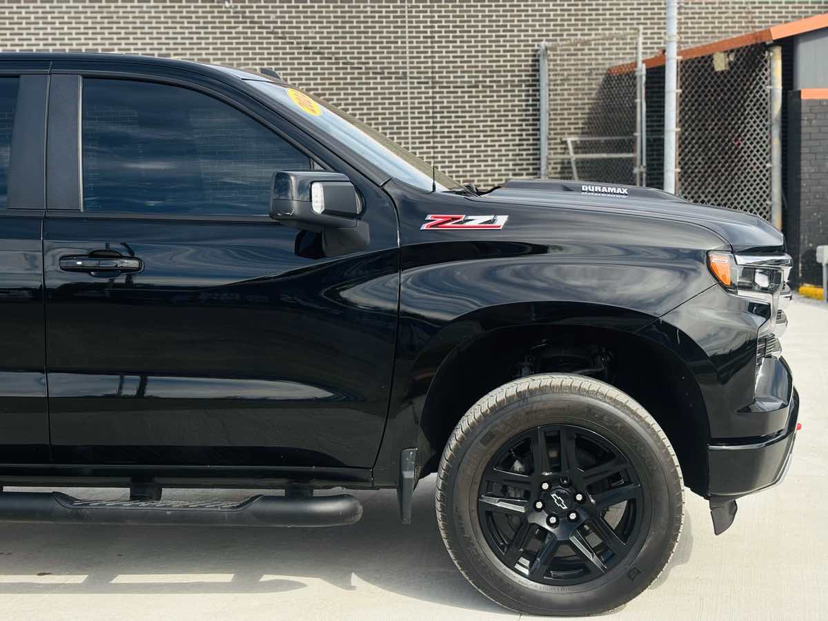 Photo 6 of this Chevrolet Silverado 1500