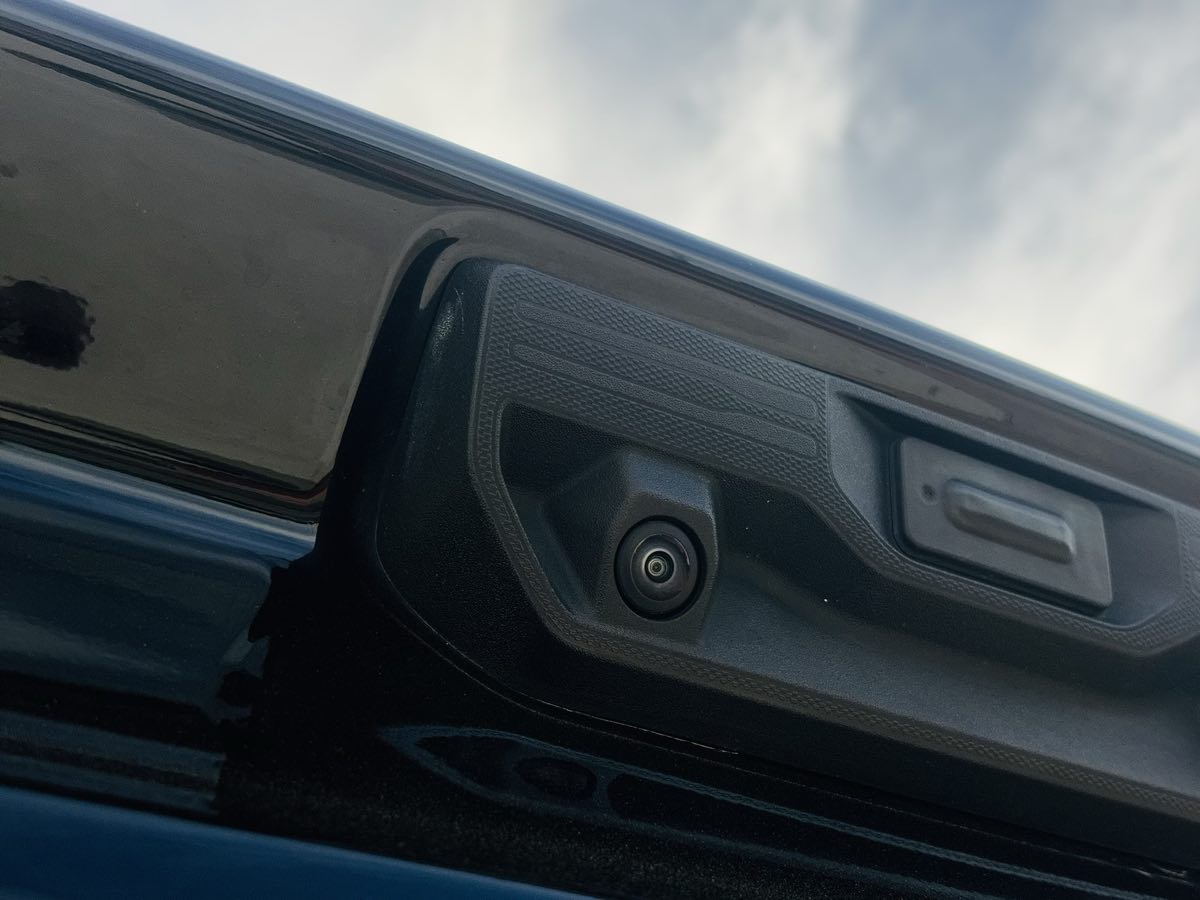 Photo 11 of this Chevrolet Silverado 1500