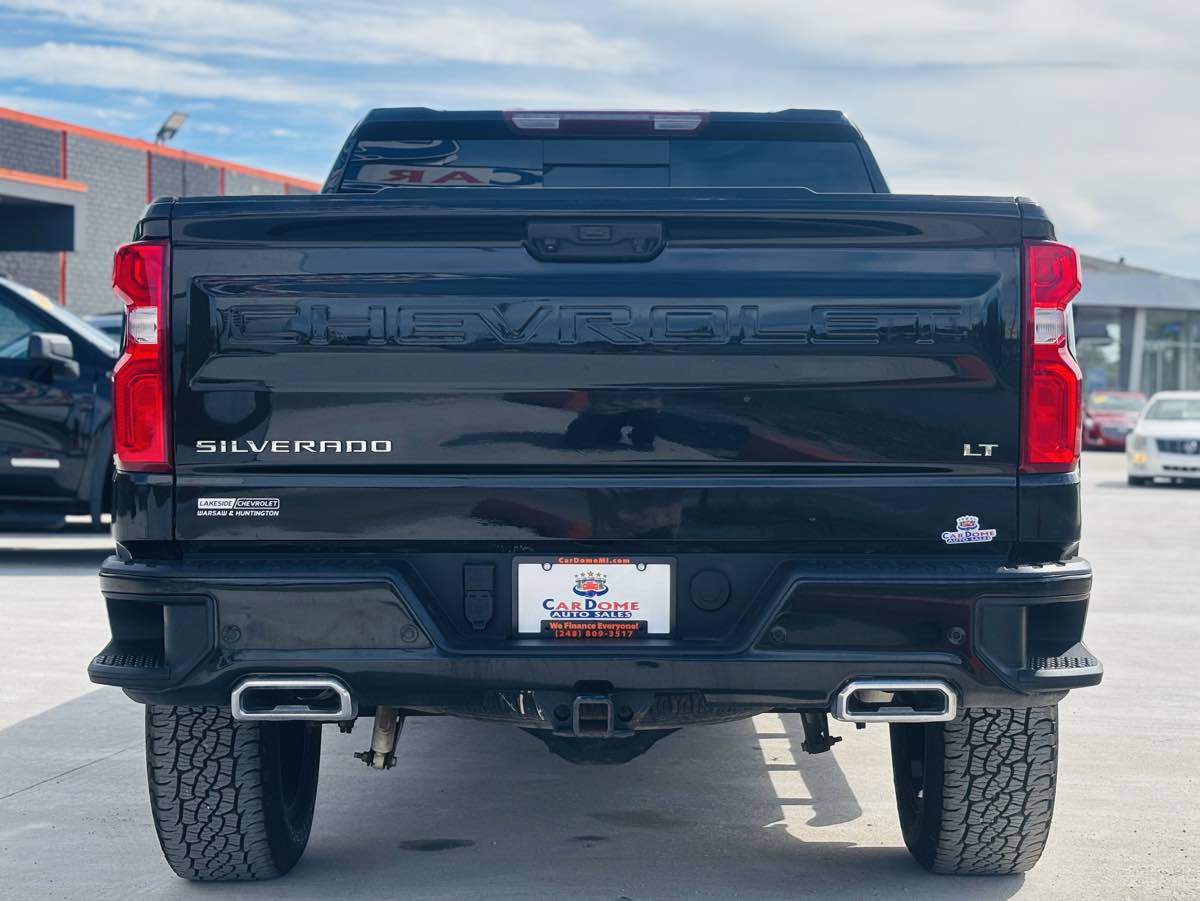 Photo 13 of this Chevrolet Silverado 1500