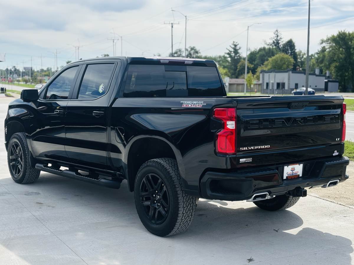 Photo 15 of this Chevrolet Silverado 1500