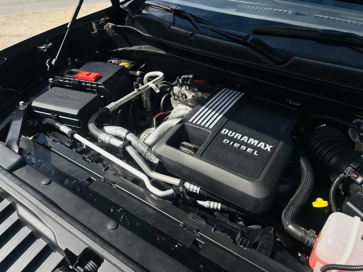 Photo 23 of this Chevrolet Silverado 1500