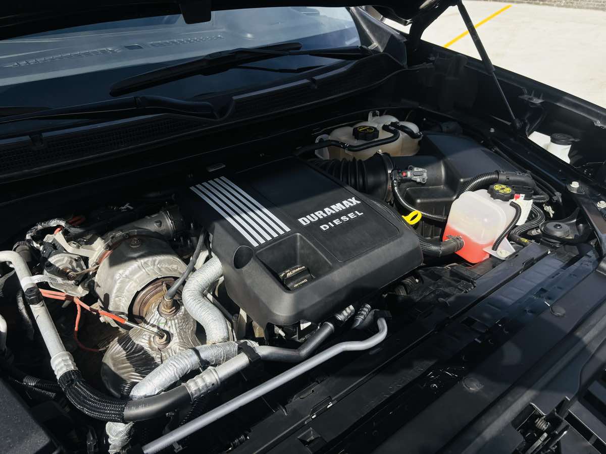 Photo 24 of this Chevrolet Silverado 1500