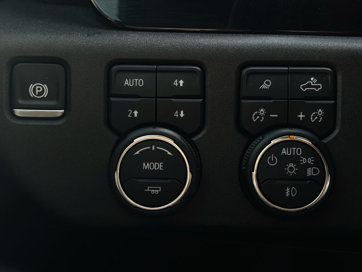 Photo 56 of this Chevrolet Silverado 1500