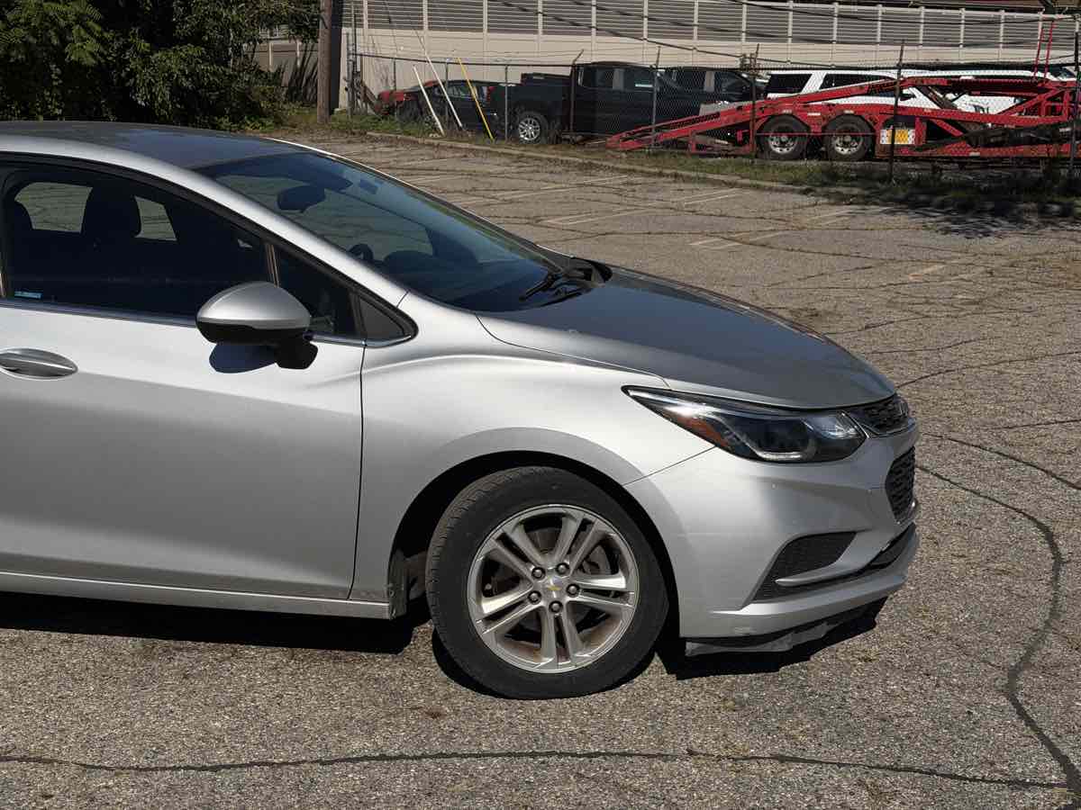 Photo 2 of this Chevrolet Cruze