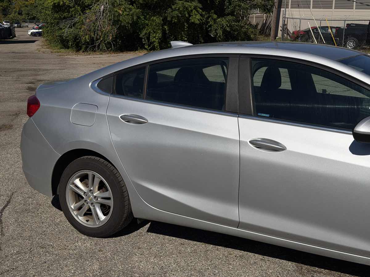 Photo 3 of this Chevrolet Cruze