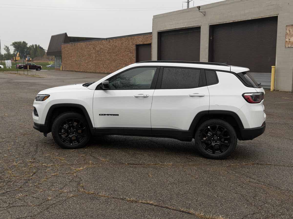 Photo 10 of this Jeep Compass