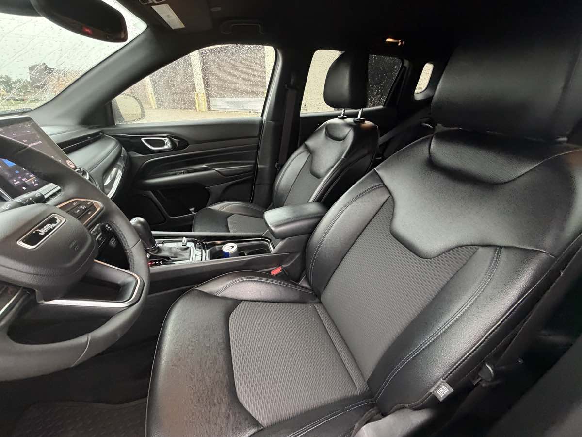 Photo 12 of this Jeep Compass
