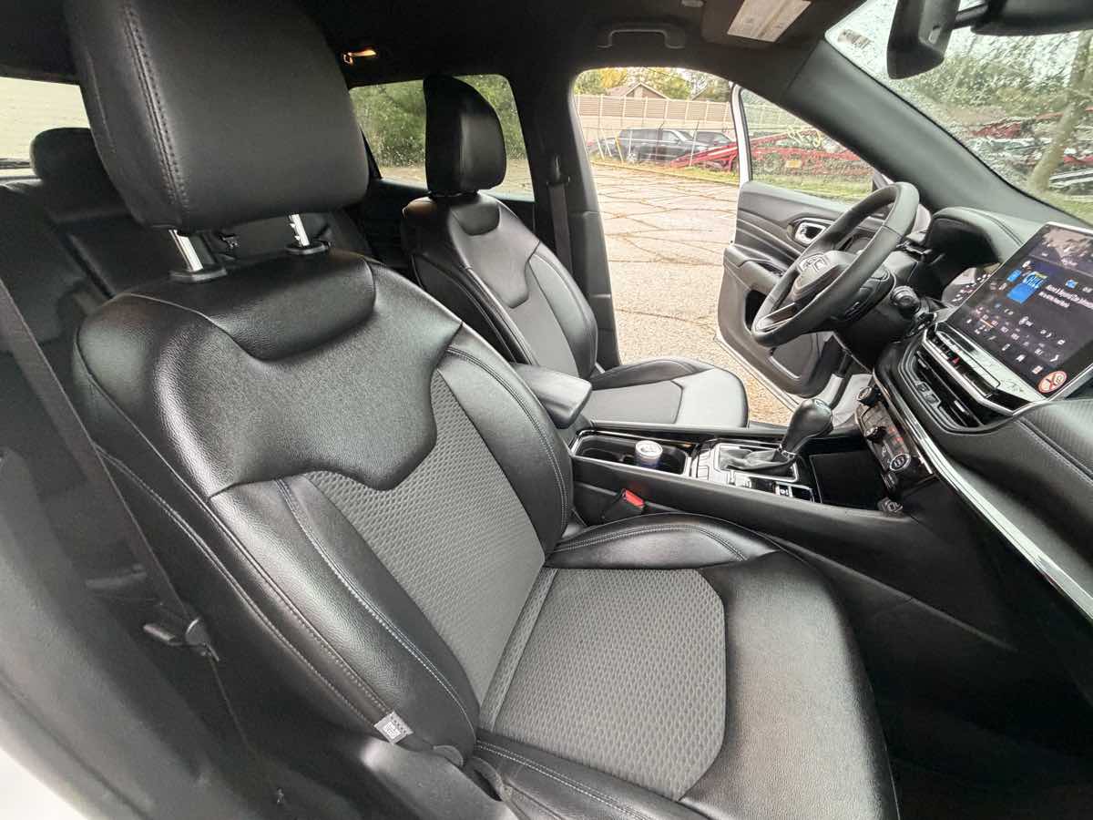 Photo 15 of this Jeep Compass