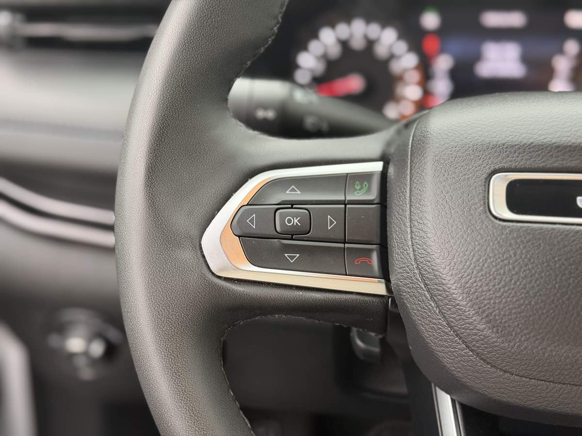 Photo 17 of this Jeep Compass