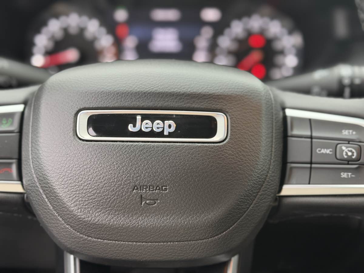 Photo 18 of this Jeep Compass