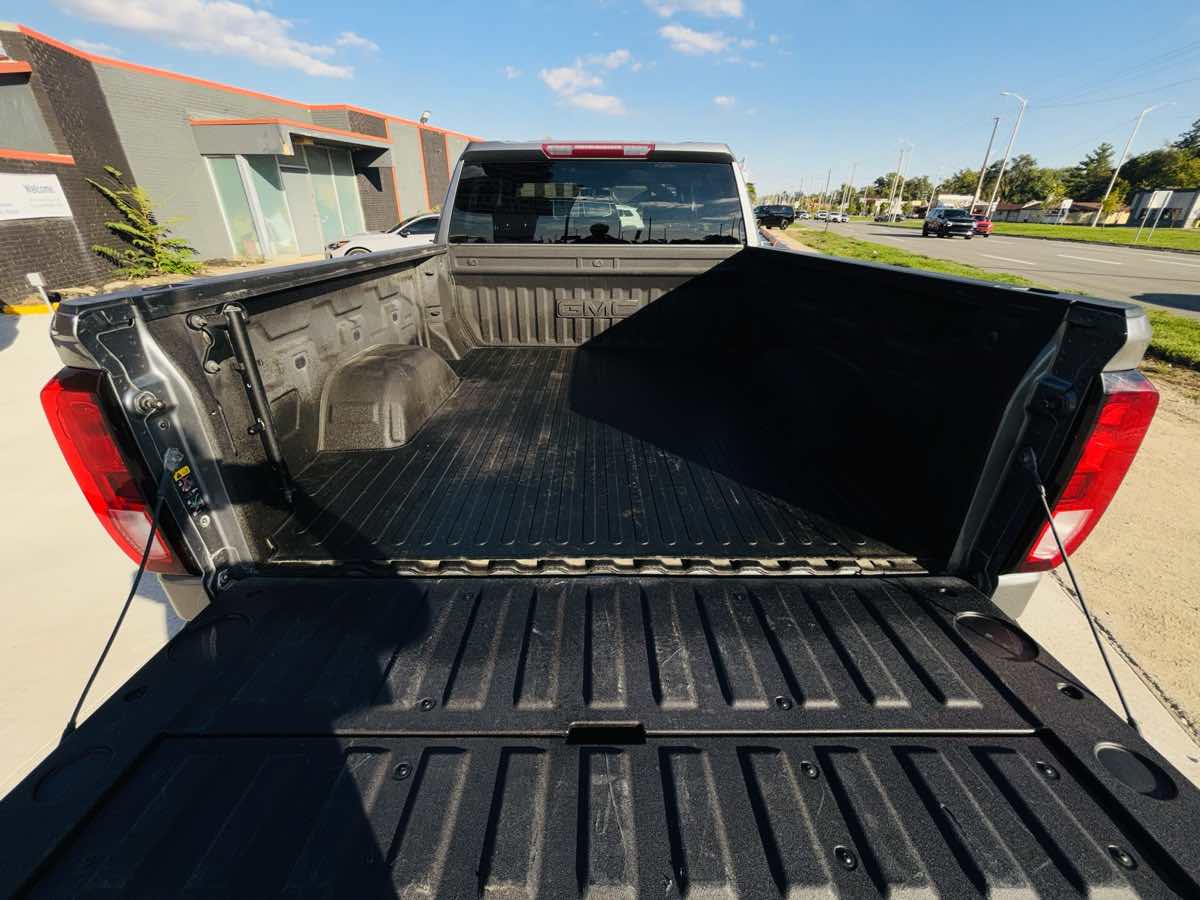 Photo 13 of this GMC Sierra 1500 Limited