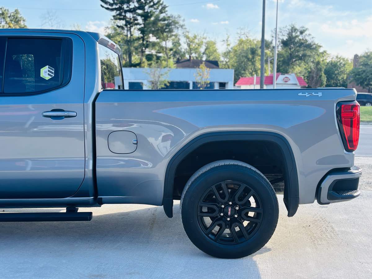 Photo 17 of this GMC Sierra 1500 Limited