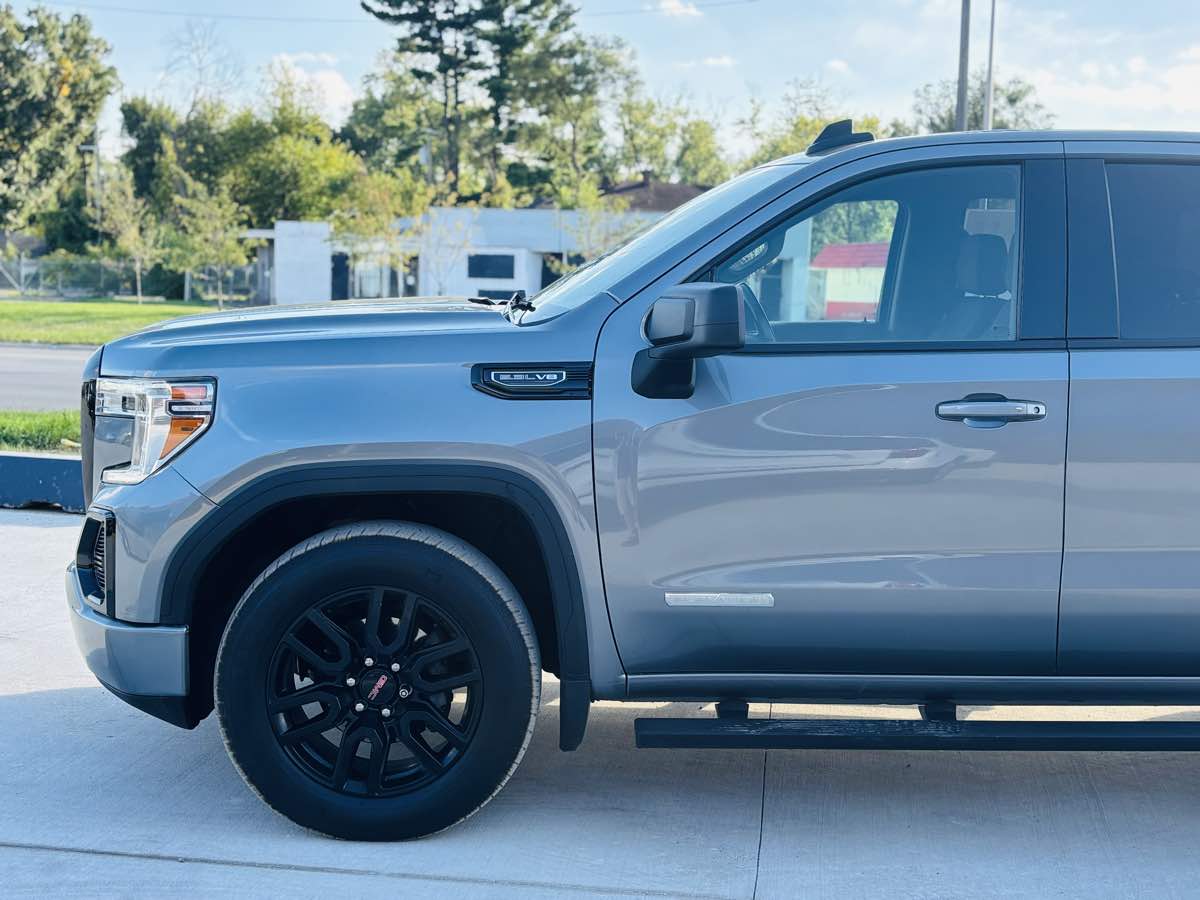 Photo 18 of this GMC Sierra 1500 Limited