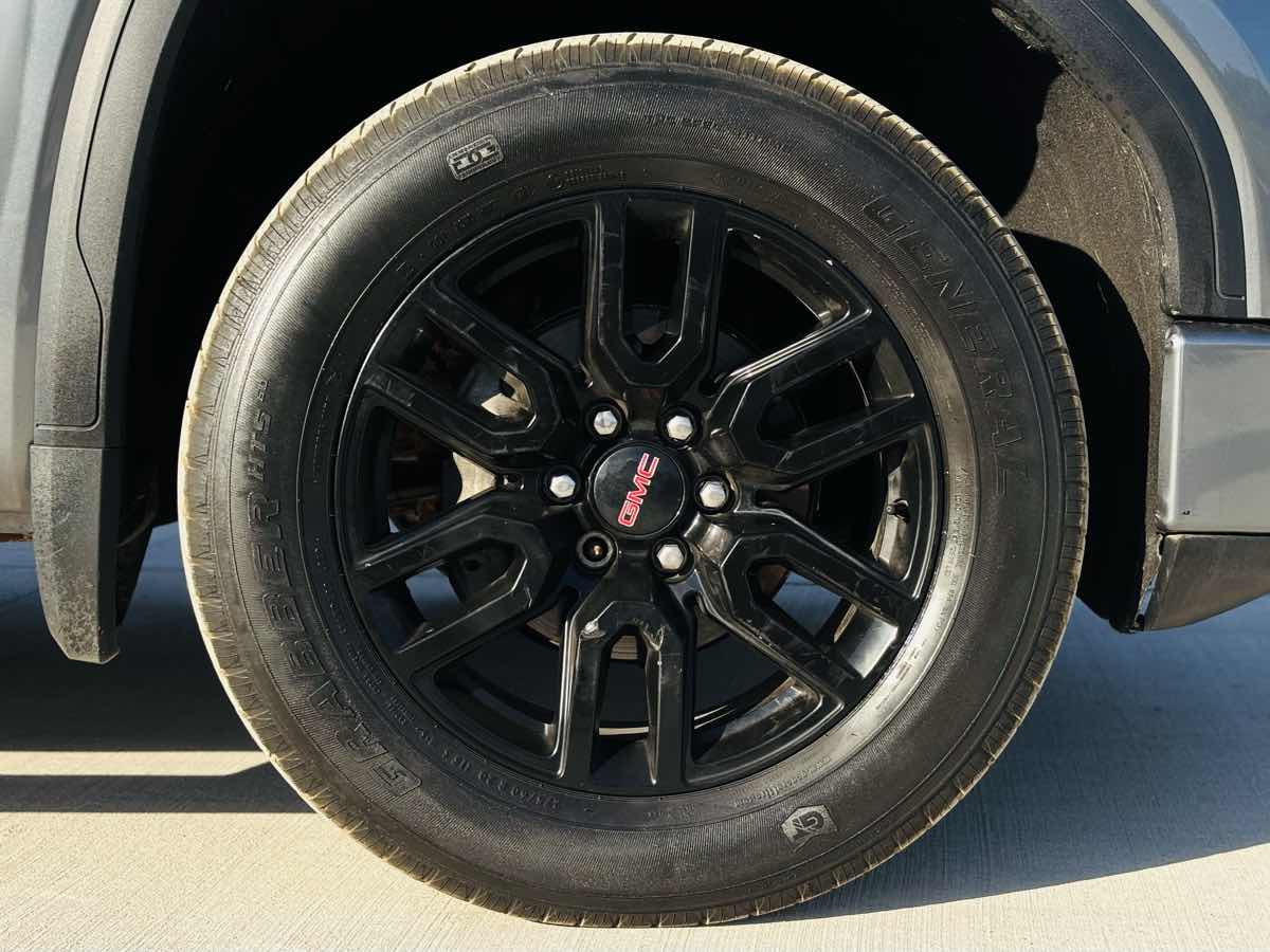 Photo 28 of this GMC Sierra 1500 Limited