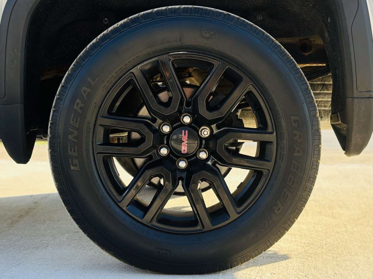 Photo 30 of this GMC Sierra 1500 Limited