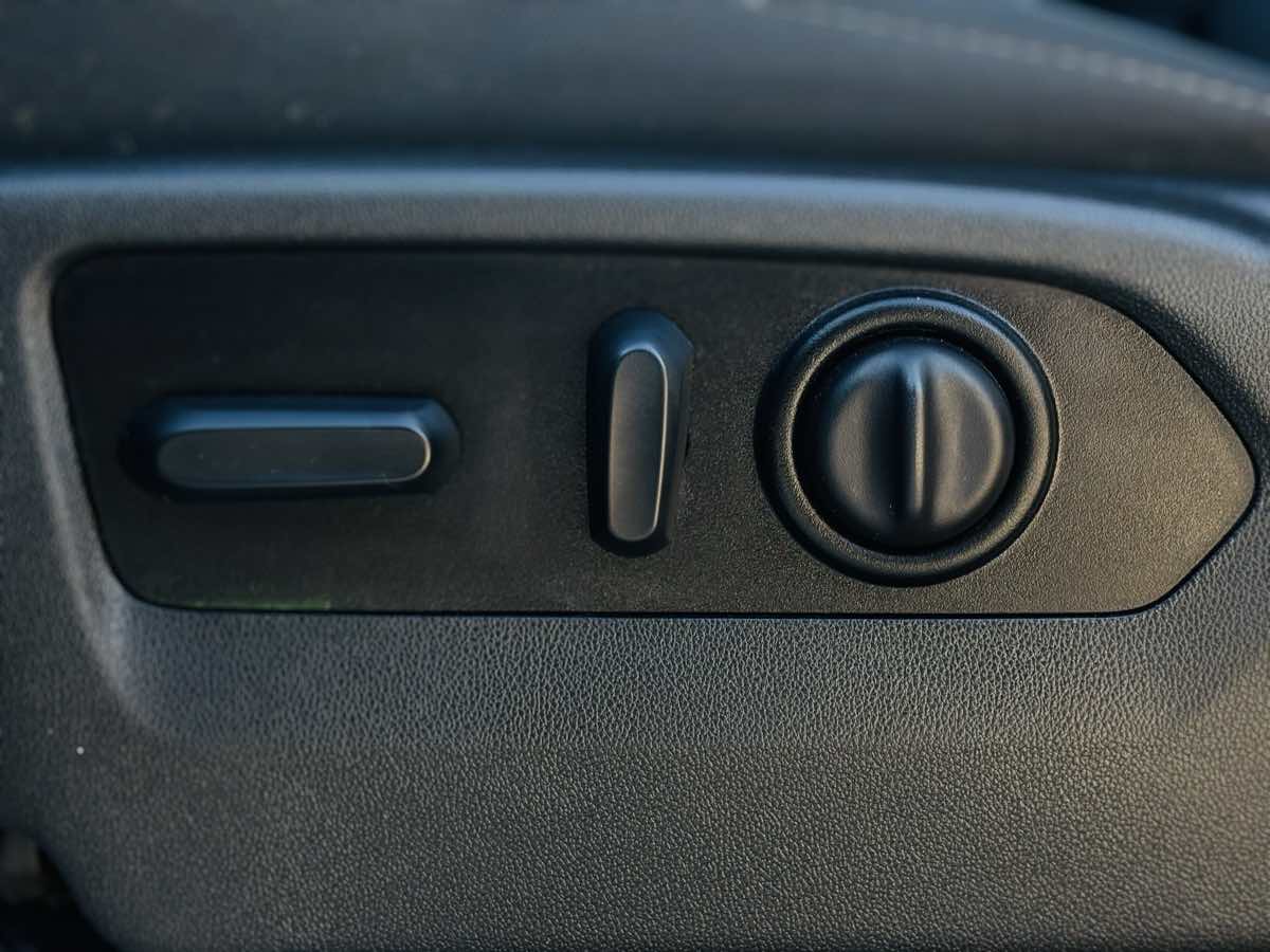 Photo 34 of this GMC Sierra 1500 Limited