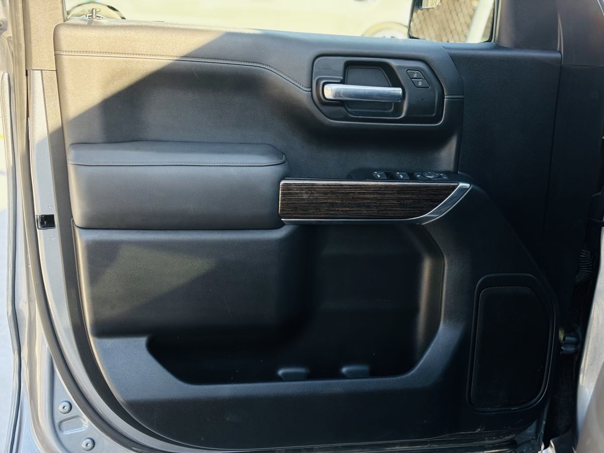 Photo 35 of this GMC Sierra 1500 Limited