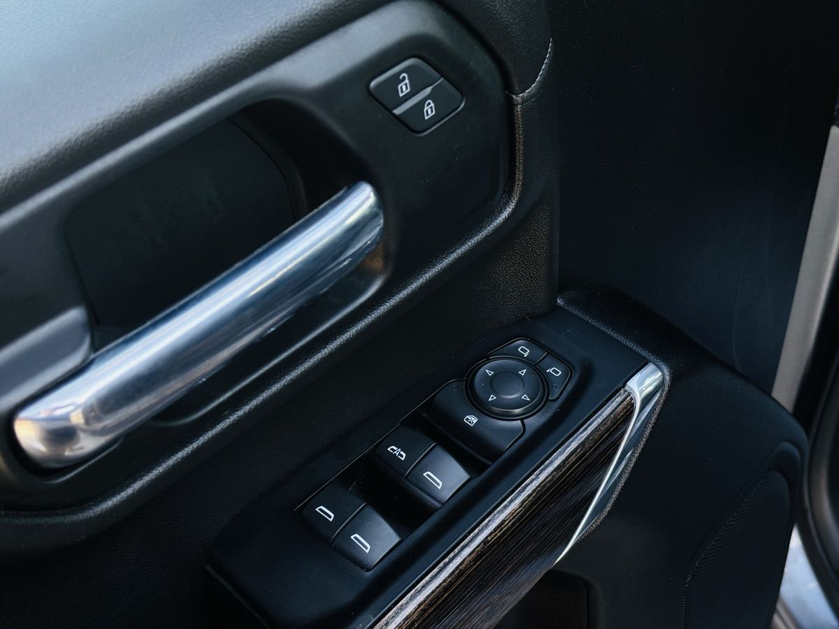 Photo 36 of this GMC Sierra 1500 Limited