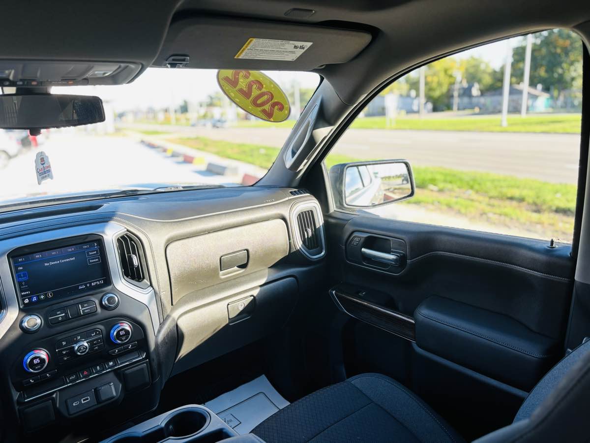 Photo 47 of this GMC Sierra 1500 Limited